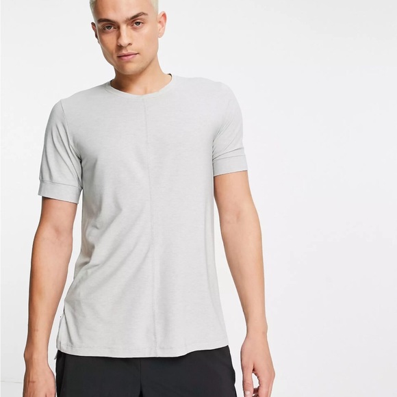 Nike Yoga Blue Short Sleeve Tee - Picture 1 of 4